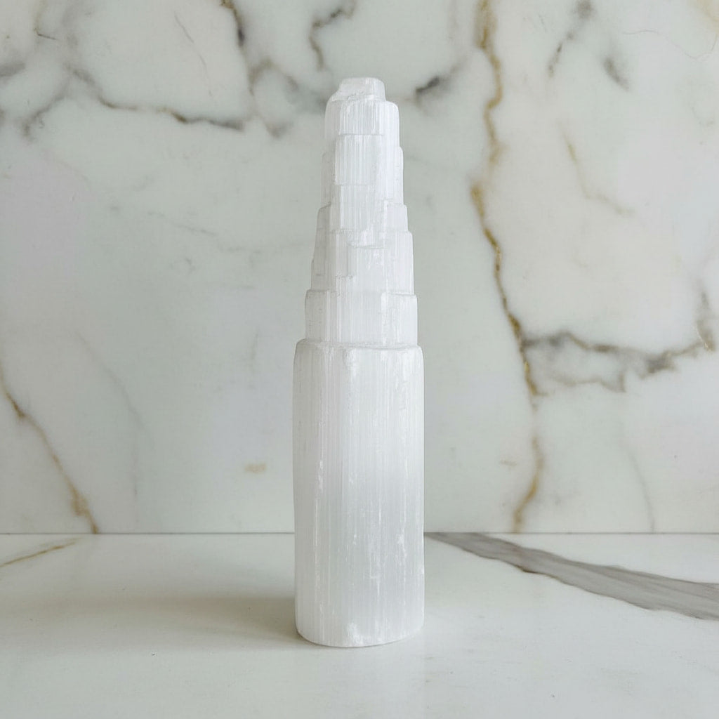 Selenit Turm – Ruhe & energetische Reinigung CrystalScents