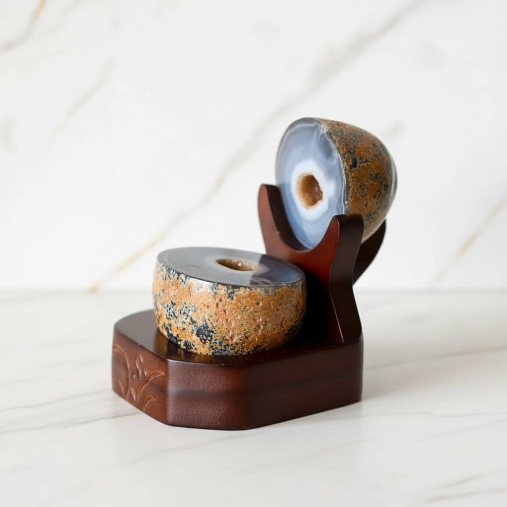 Achat Truhe auf dekorativem Podest