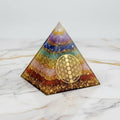 Chakra Pyramide mit weißer Spitze CrystalScents
