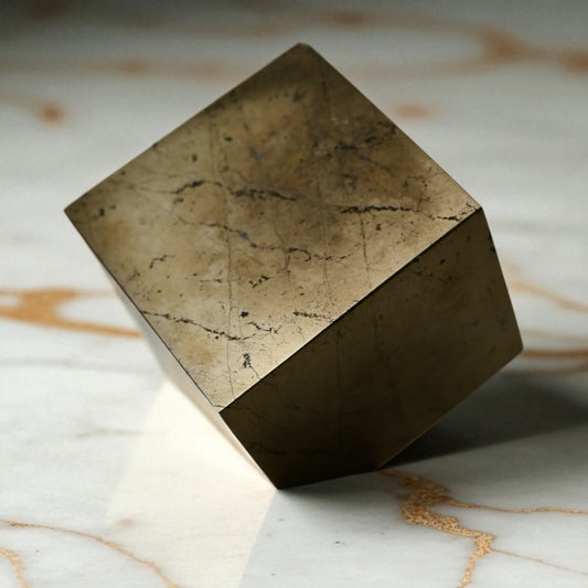 Großer Pyrit Würfel