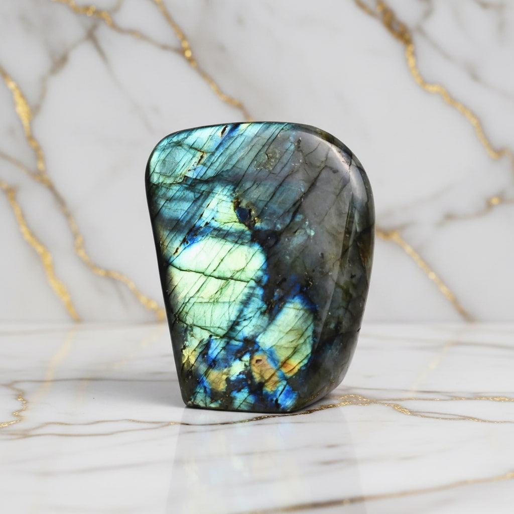 Labradorit Freiform – mit geheimnisvollem Leuchten CrystalScents