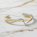 Armband – Offene Wellenform in Weiß & Silber CrystalScents
