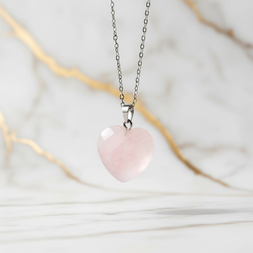 Rosenquarz Halskette - Facettiertes Herz CrystalScents