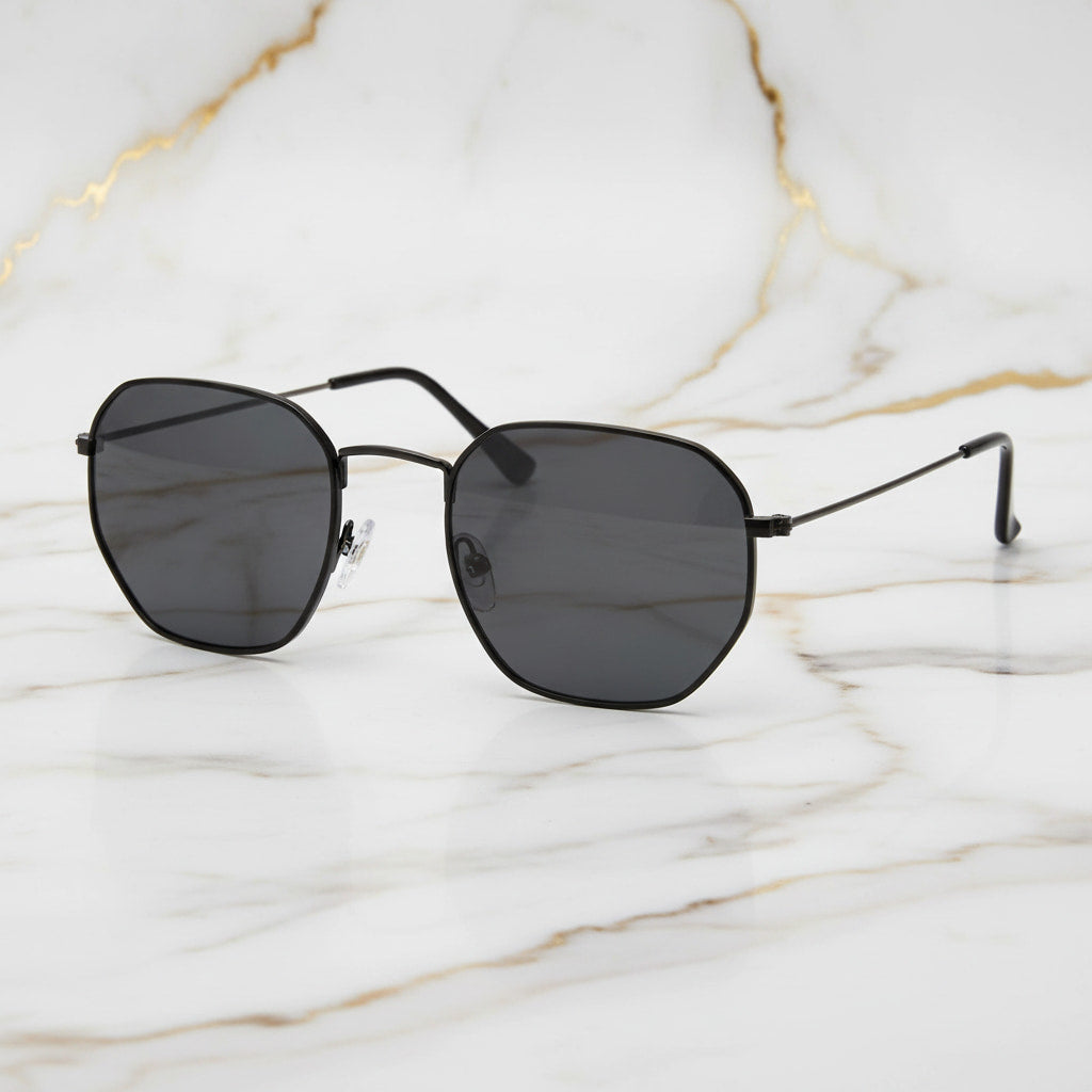 Sonnenbrille in Schwarz - Eckig CrystalScents