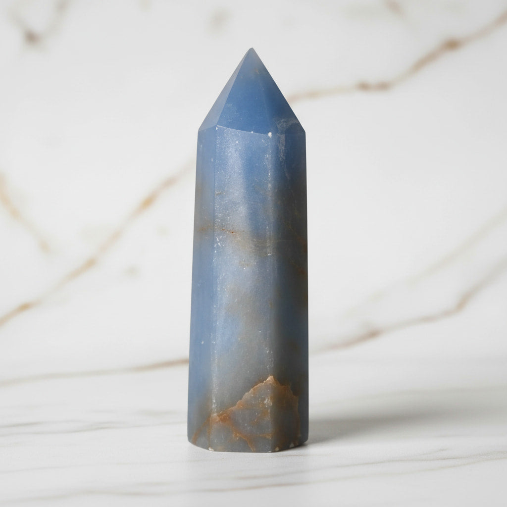 Angelit Obelisk – Himmelblauer Seelenstein Ruhe & Harmonie CrystalScents
