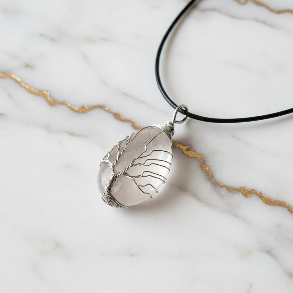 Bergkristall Halskette - Silbern verziert