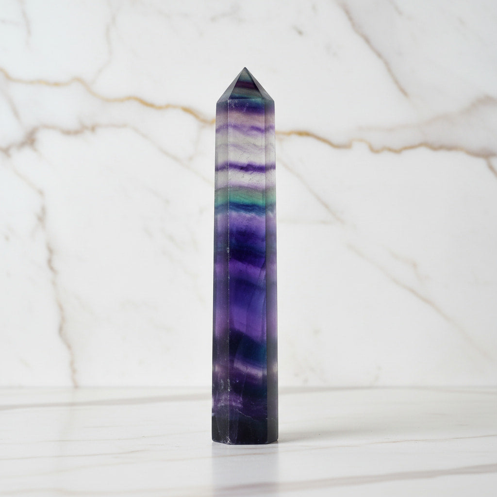 Fluorit Obelisk – Lebendige Farben