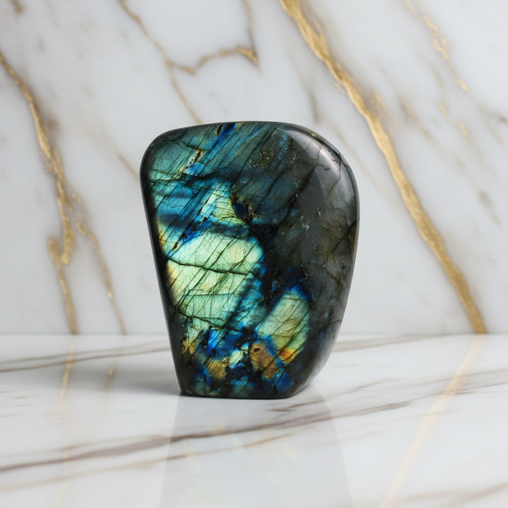 Labradorit Freiform – mit geheimnisvollem Leuchten CrystalScents