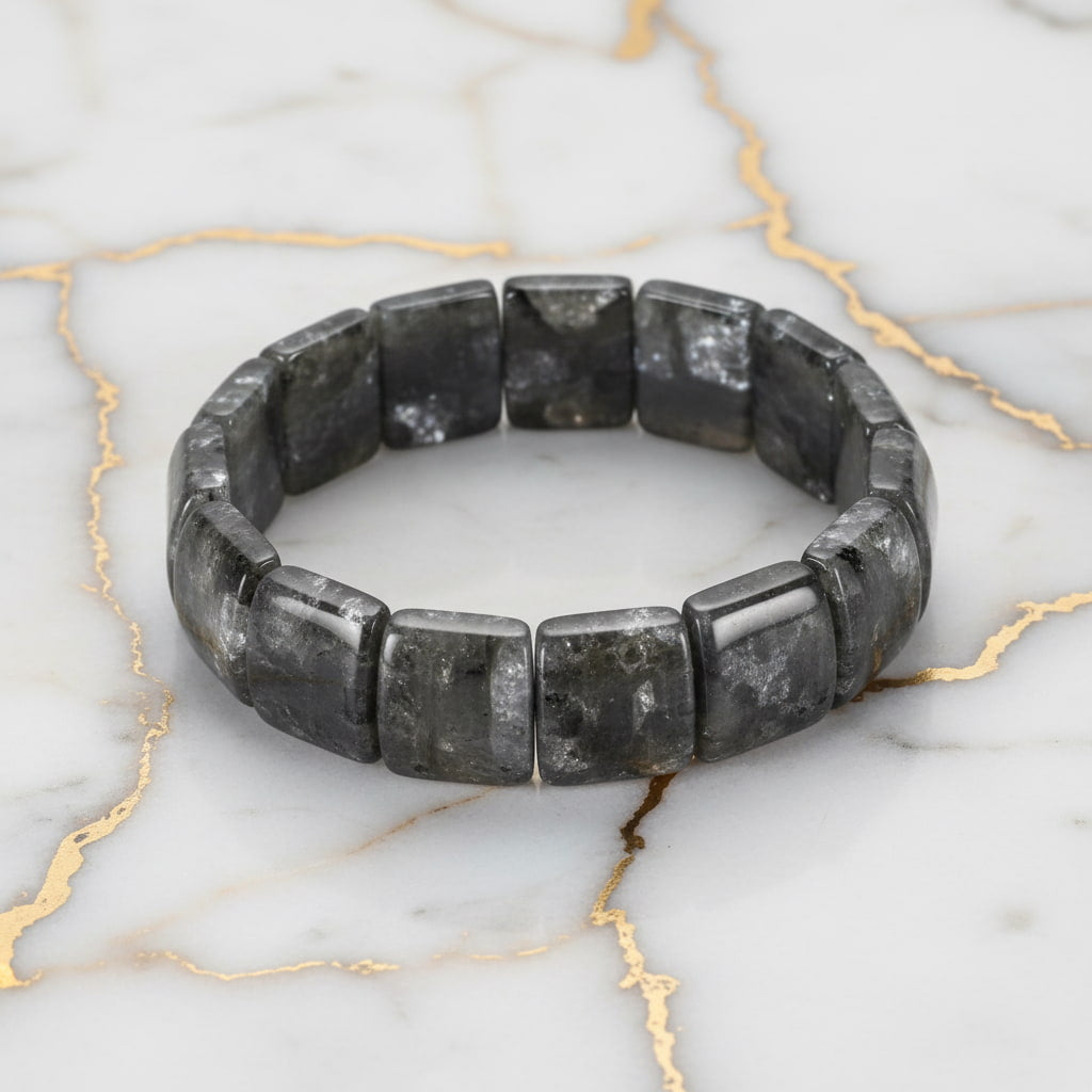 Larvikit Armband - Besondere Outfit-Akzente CrystalScents