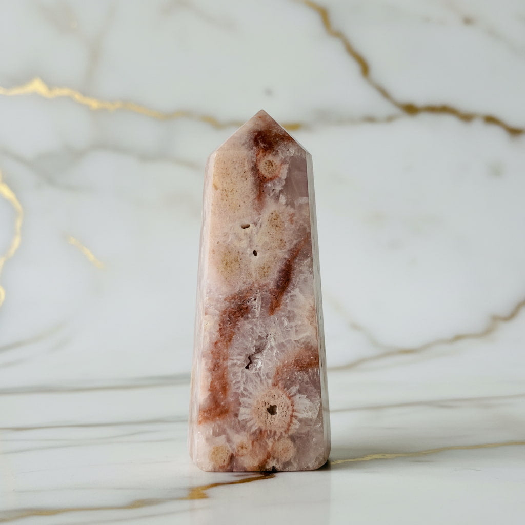 Amethyst Obelisk rosa – Funkelnde Schönheit | CrystalScents CrystalScents