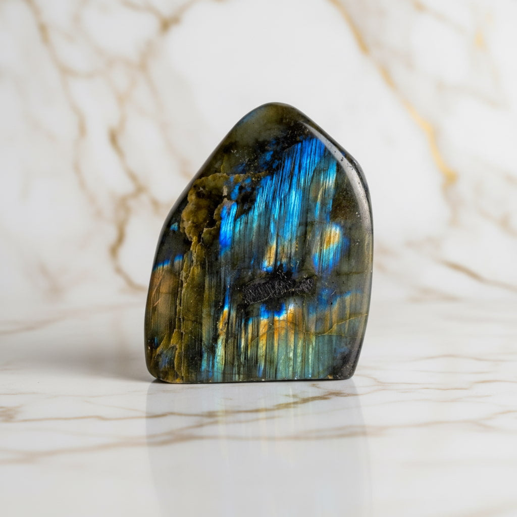 Labradorit Freiform – mit magischem Lichtspiel CrystalScents
