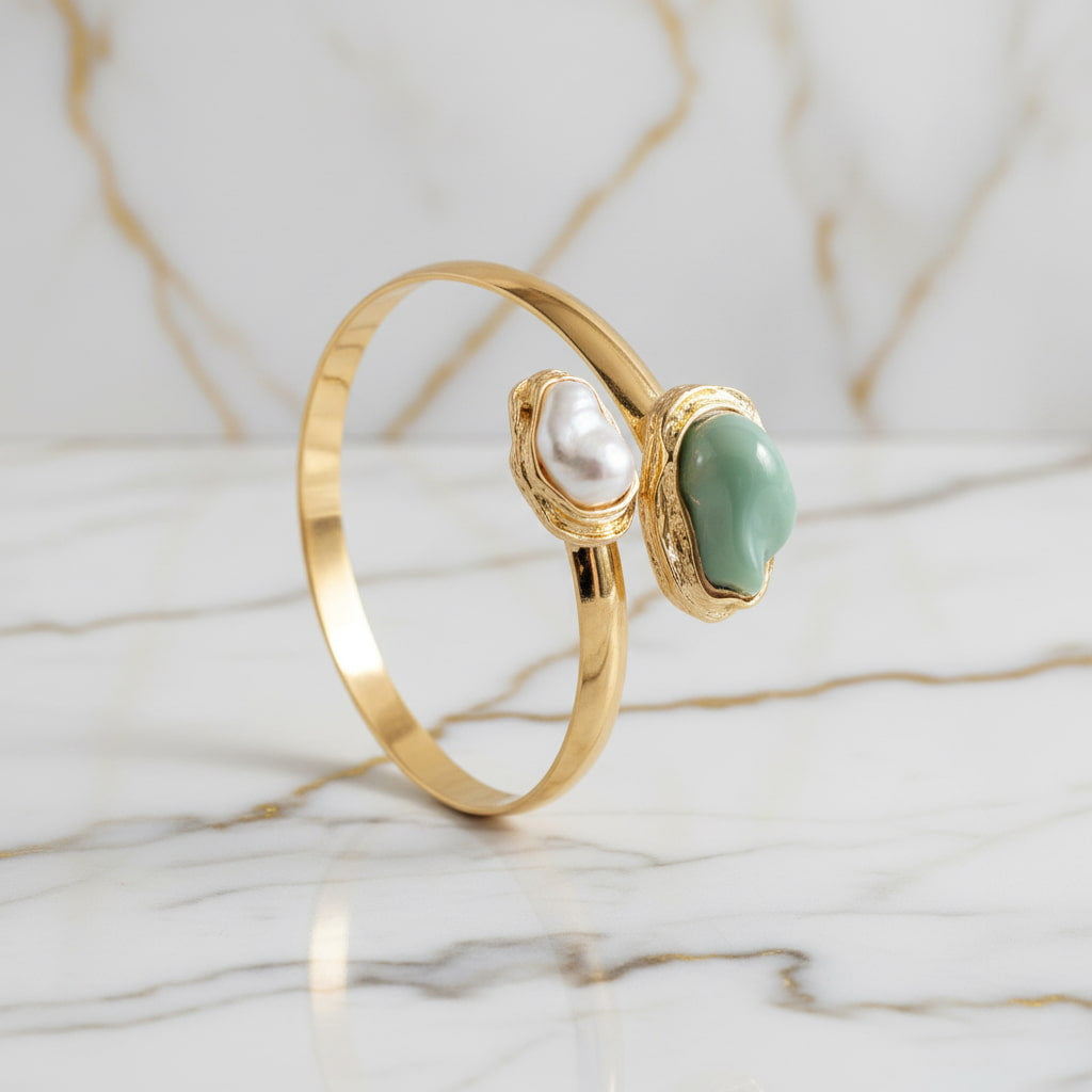 Armreif in Gold mit grünen Perlen CrystalScents
