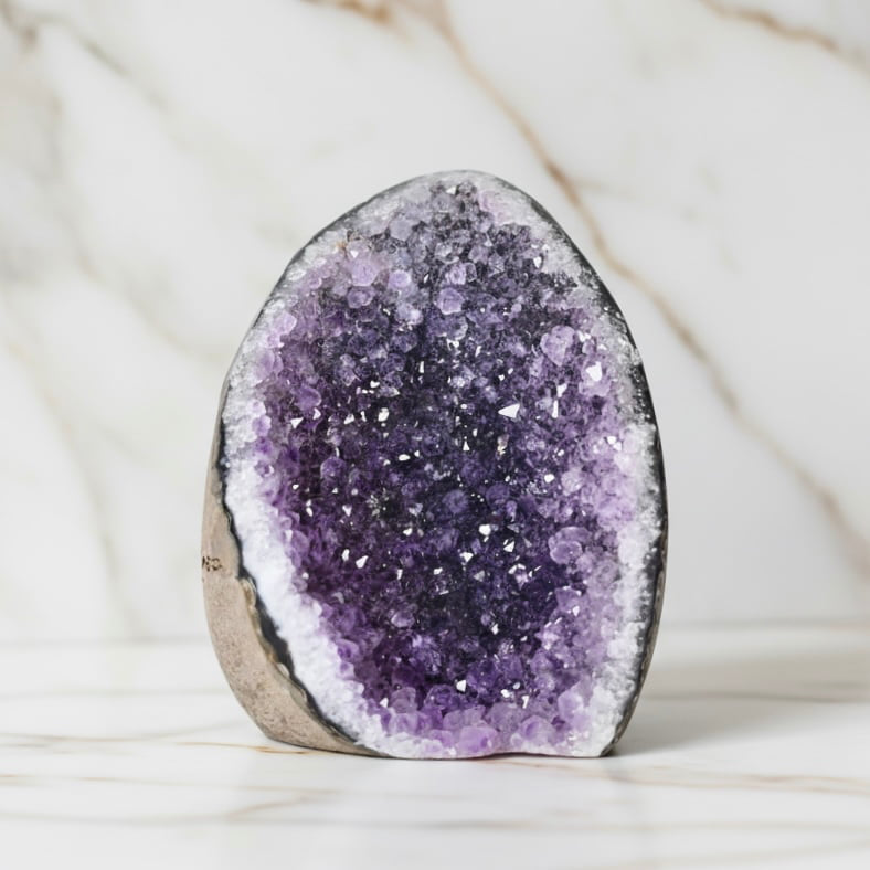 Amethystdruse Kristallhöhle – Tiefe Kristalldruse CrystalScents