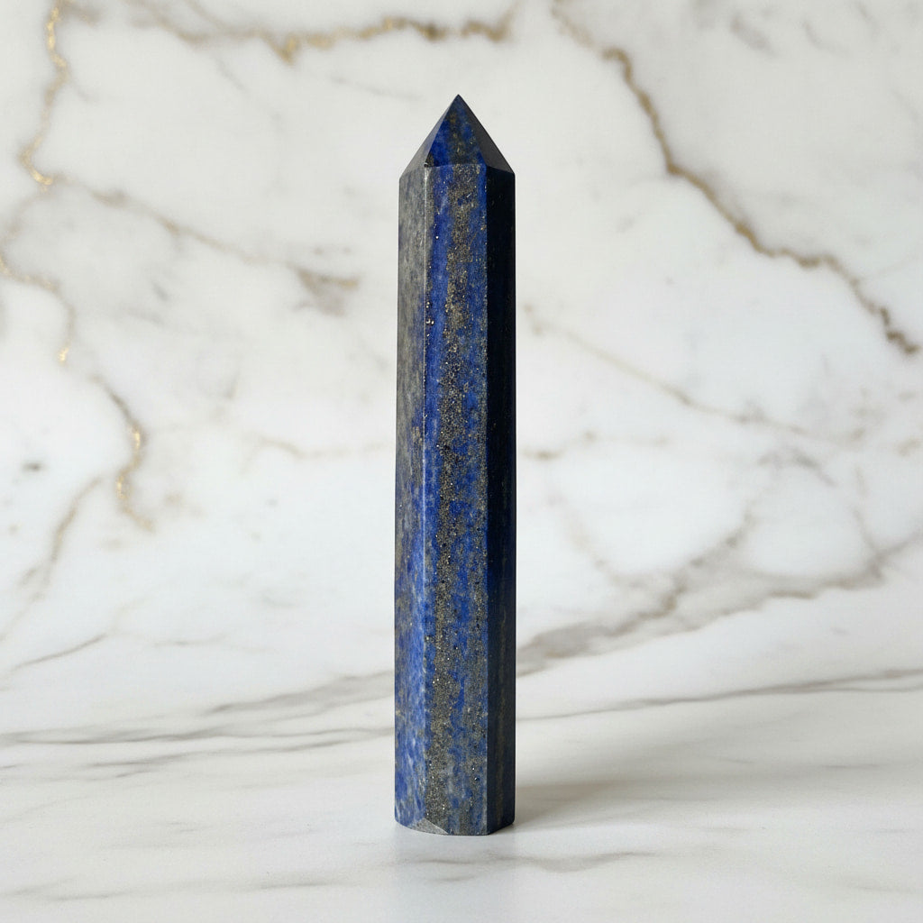 Lapislazuli Obelisk – Meditation & Intuition JETZT sichern CrystalScents