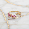 Ring mit Blatt-Design in Rot – Offene Form CrystalScents
