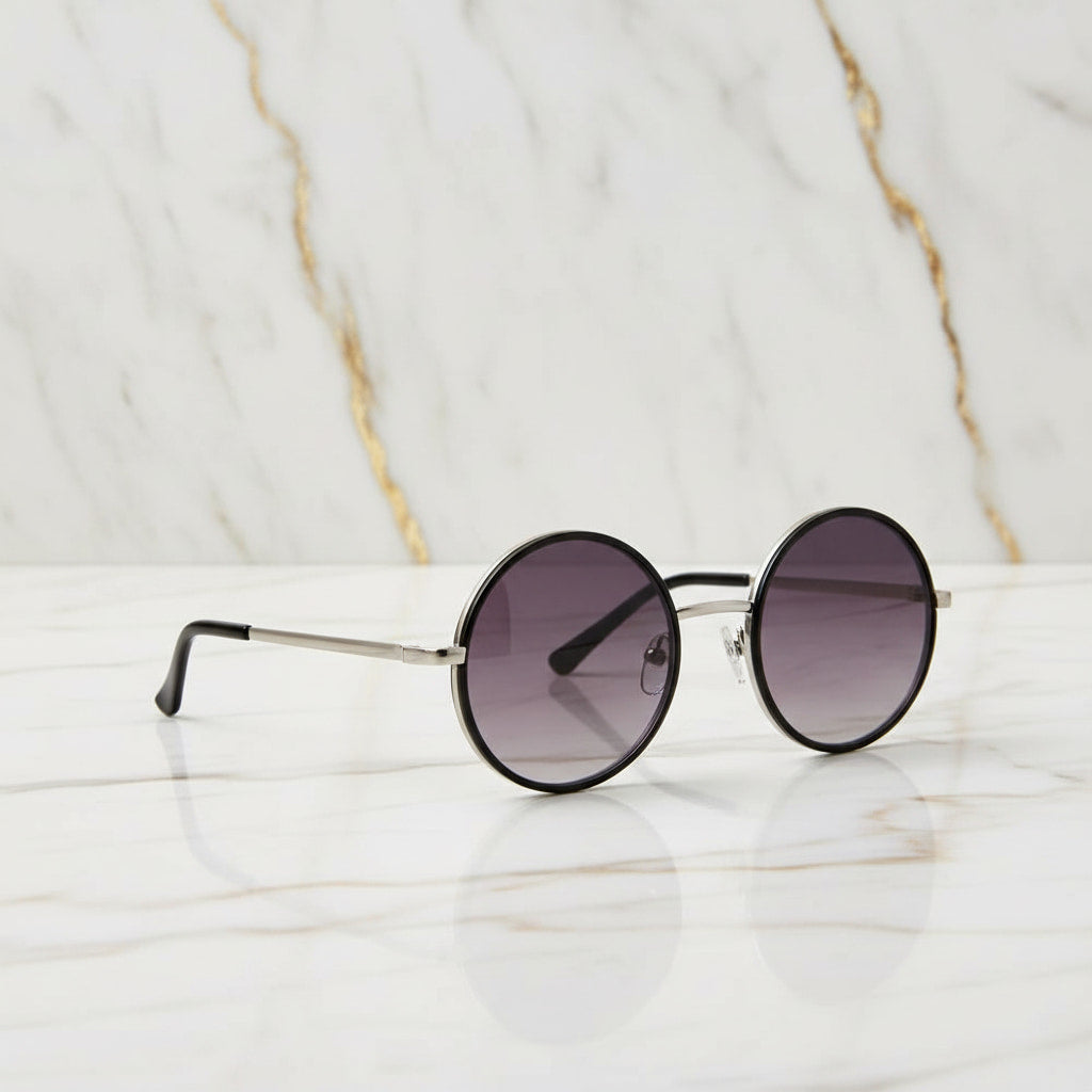 Sonnenbrille – Auffällig rund in Schwarz CrystalScents
