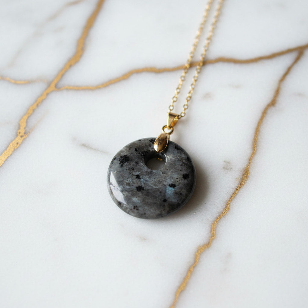 Labradorit Halskette - Rundes Design CrystalScents