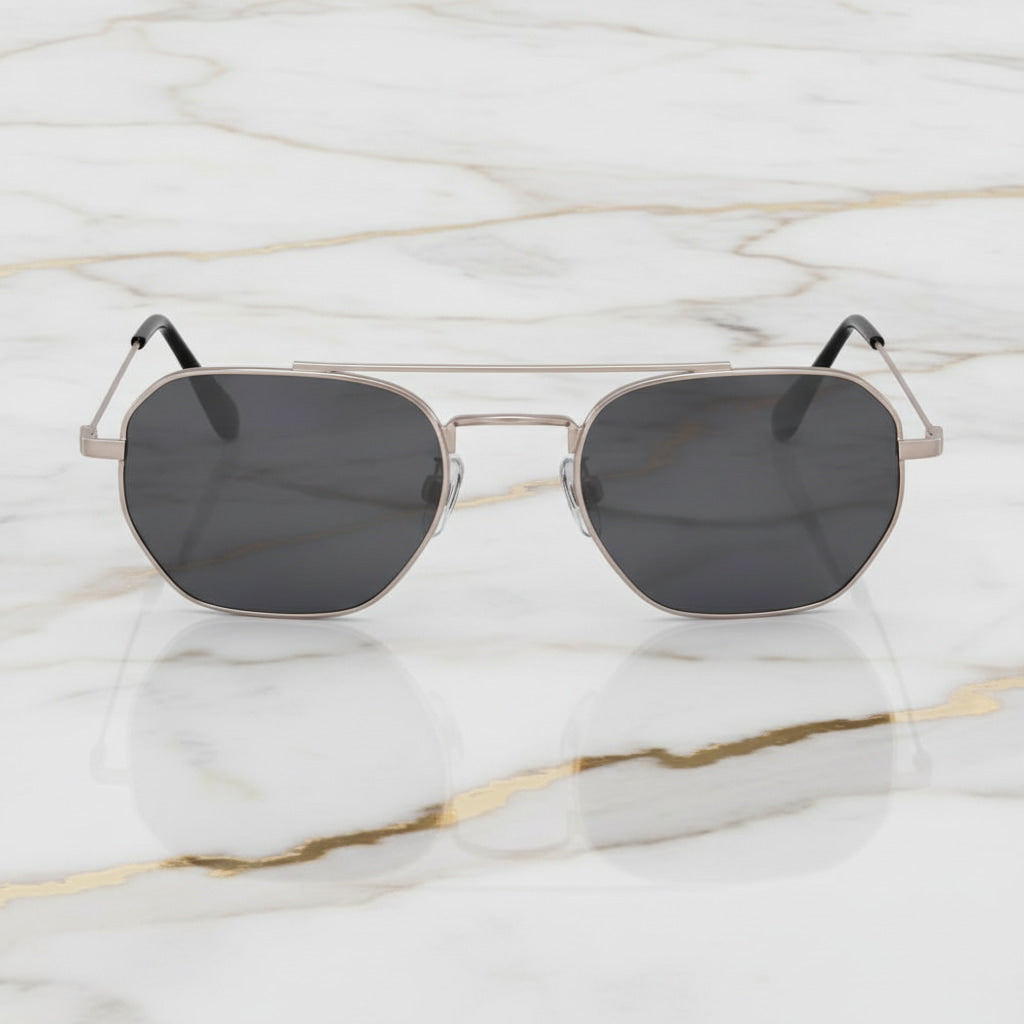 Sonnenbrille Silber – Eckige Brille mit mittlerem Steg CrystalScents