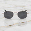 Sonnenbrille Silber – Eckige Brille mit mittlerem Steg CrystalScents
