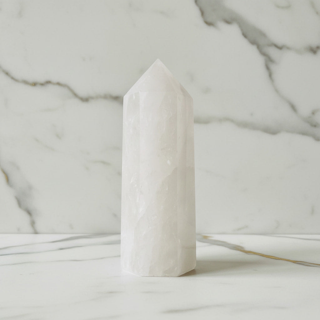 Großer Bergkristall Obelisk - Präsenz & Wirkung CrystalScents
