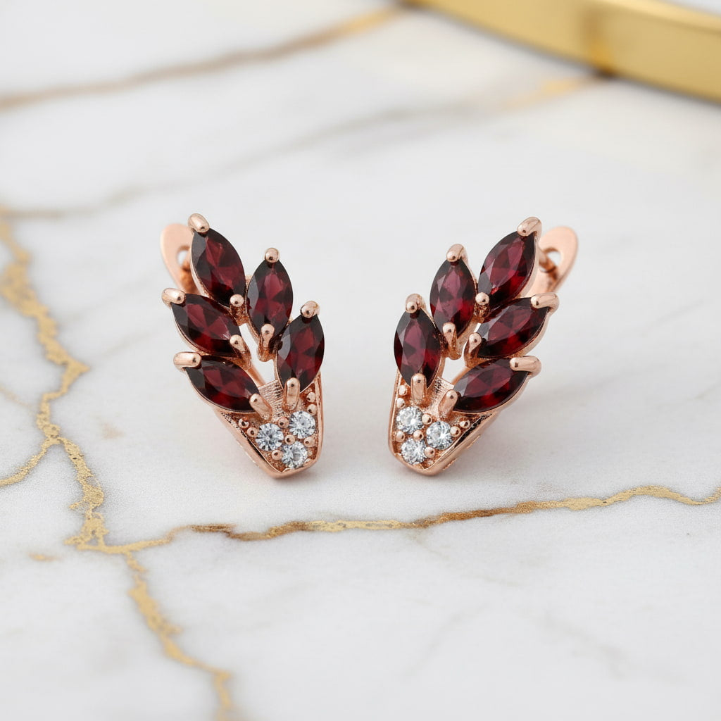 Kreolen Gold - Verspielte Ohrringe mit roten Blättern CrystalScents