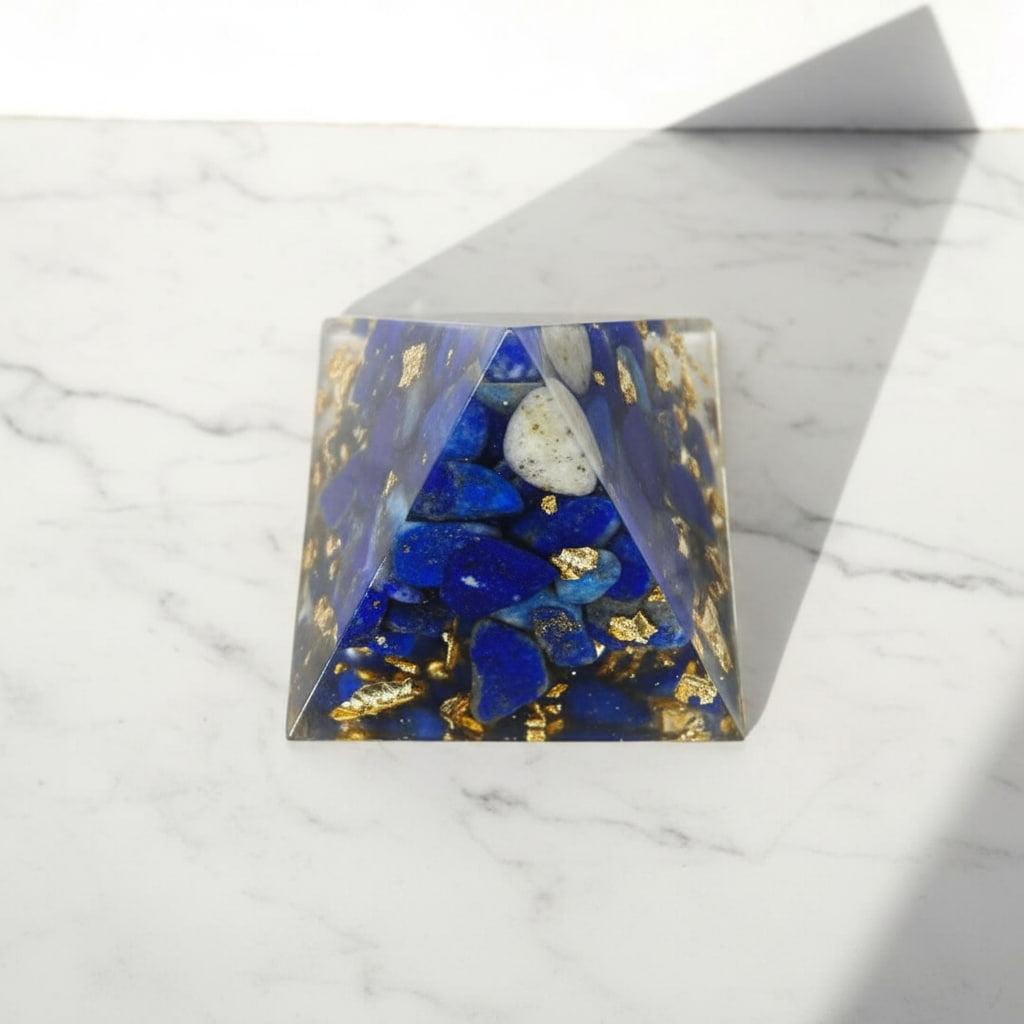 Lapislazuli Pyramide – Tiefblaue Ruhe für Zuhause