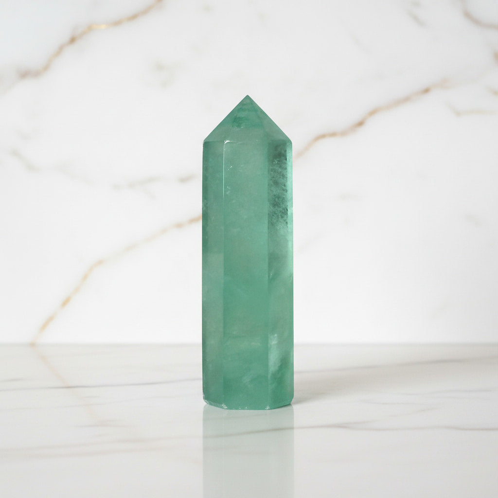 Fluorit Obelisk – Kreativität & Inspiration CrystalScents