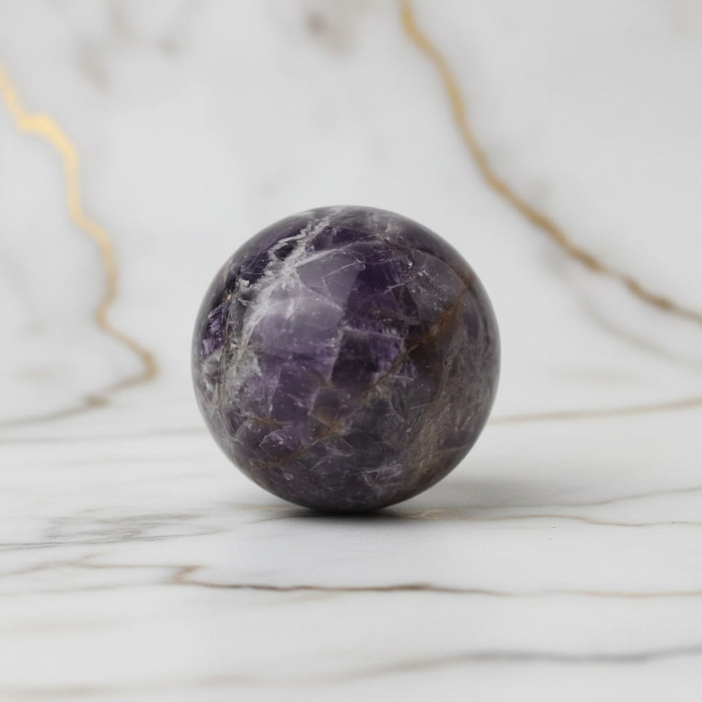 Amethyst Kugel – Ruhe, Harmonie & Inspiration CrystalScents