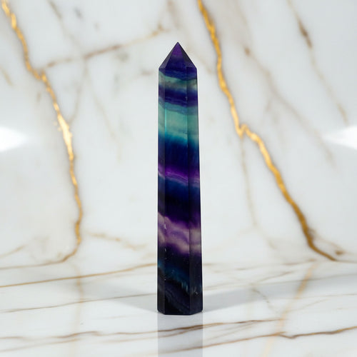 Fluorit Obelisk – Harmonische Farbmischung