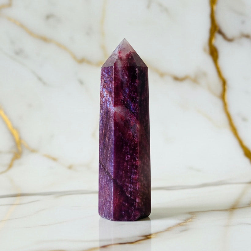Roter Mondstein Obelisk - Schimmernd & Stark CrystalScents