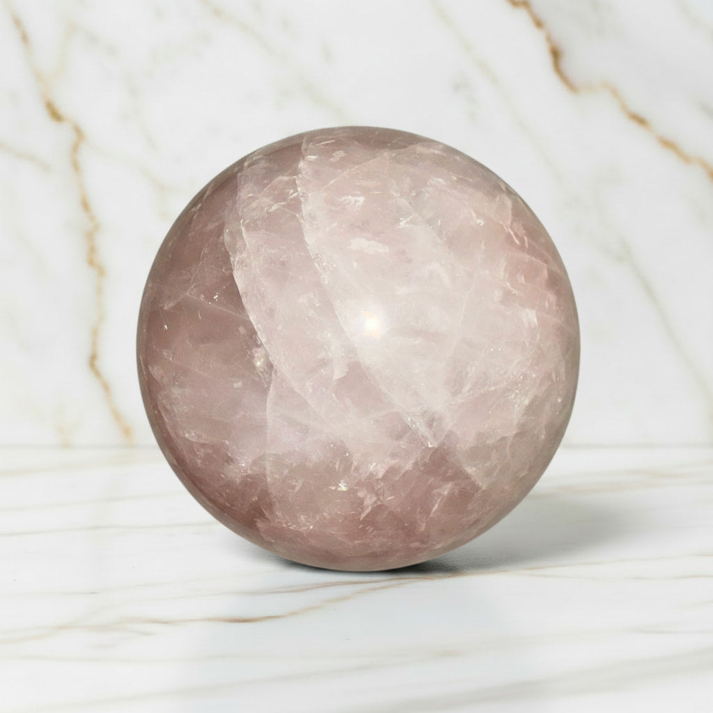 Rosenquarz Kugel – Freude & Schönheit CrystalScents