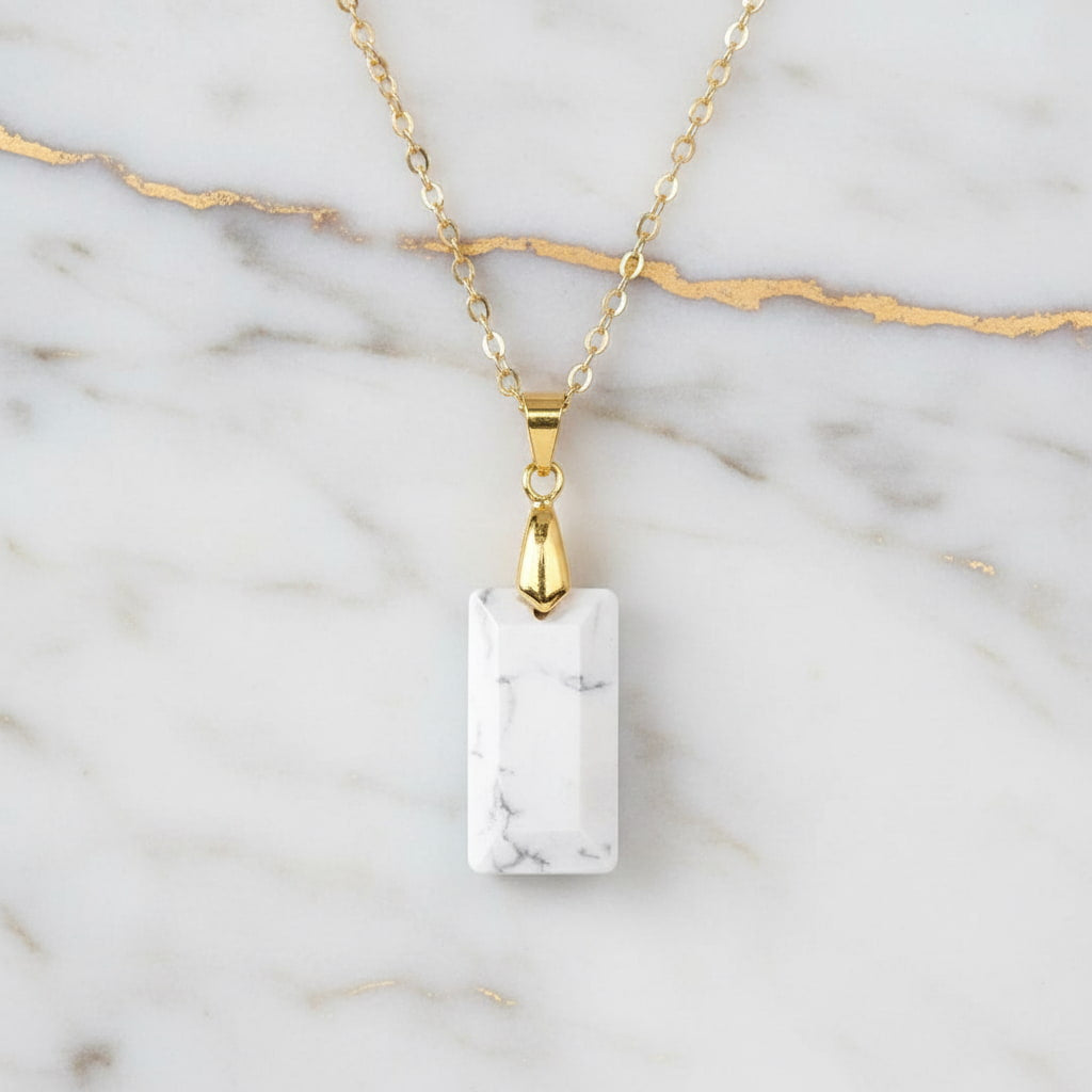 Howlit Halskette – Goldkette mit Kristall-Anhänger CrystalScents
