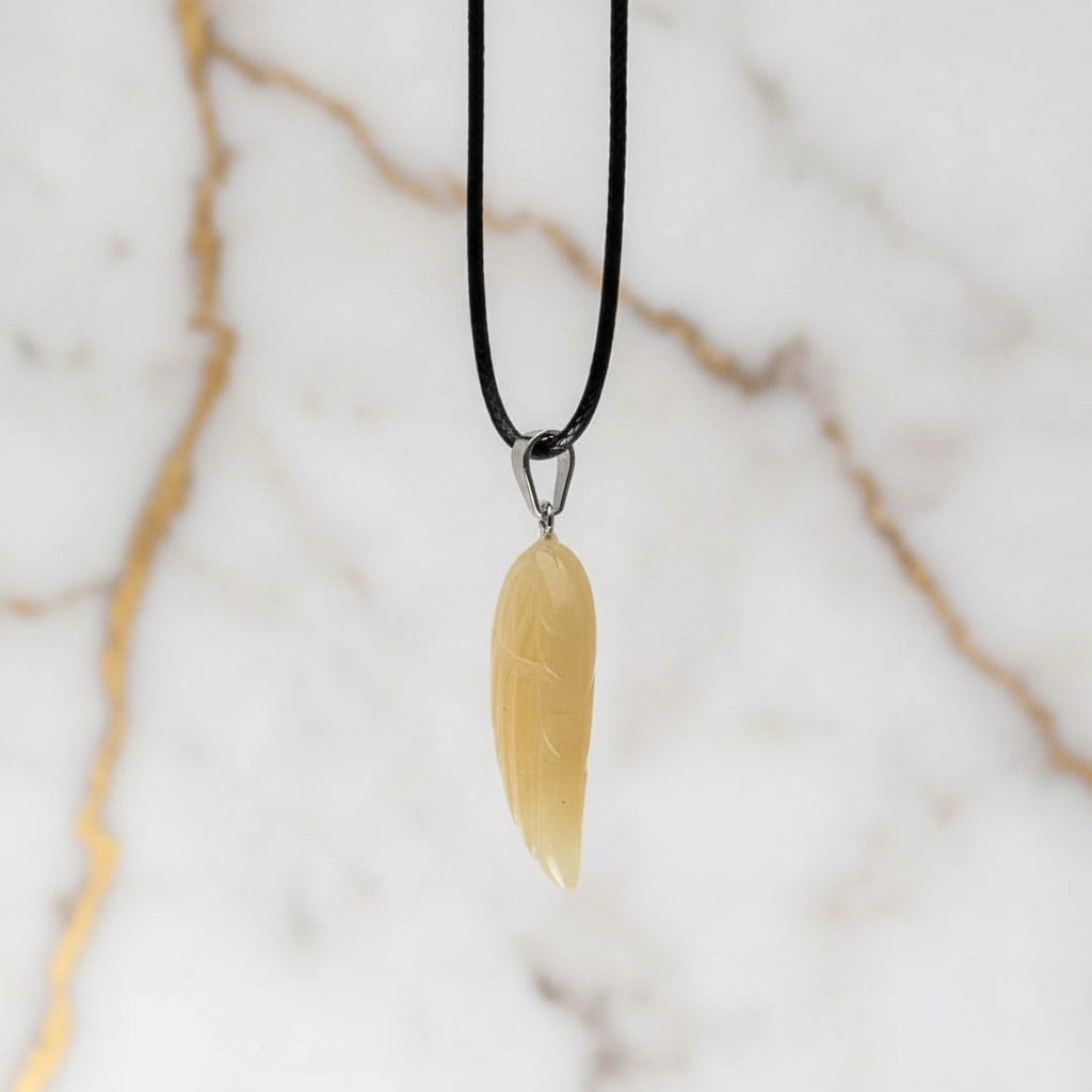 Jade Halskette - Flügel Anhänger CrystalScents