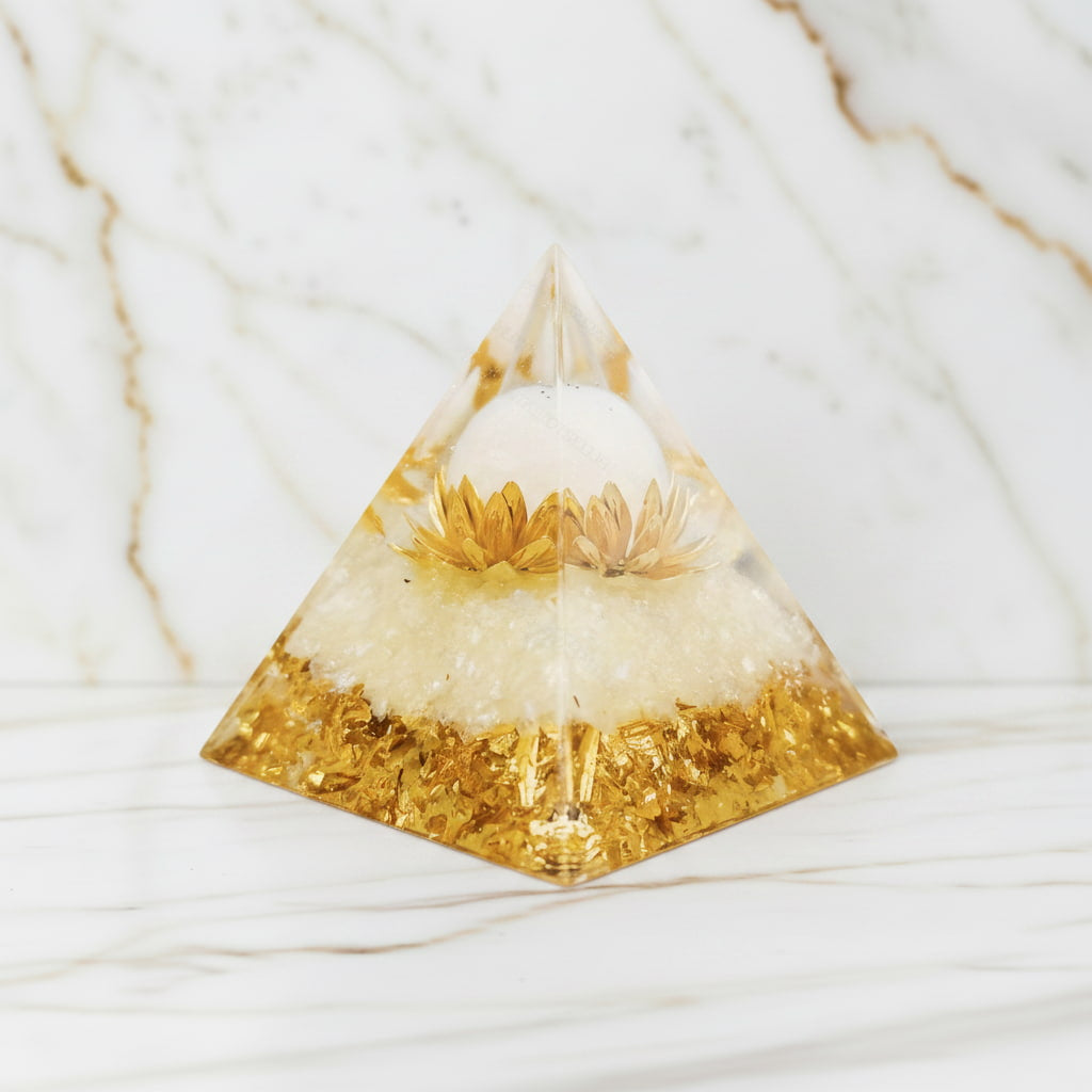 Orgonit Pyramide Bergkristall – Energie im Raum CrystalScents