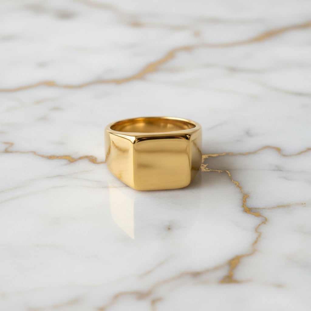 Ring in Gold – Quadratisches Schmuckstück CrystalScents