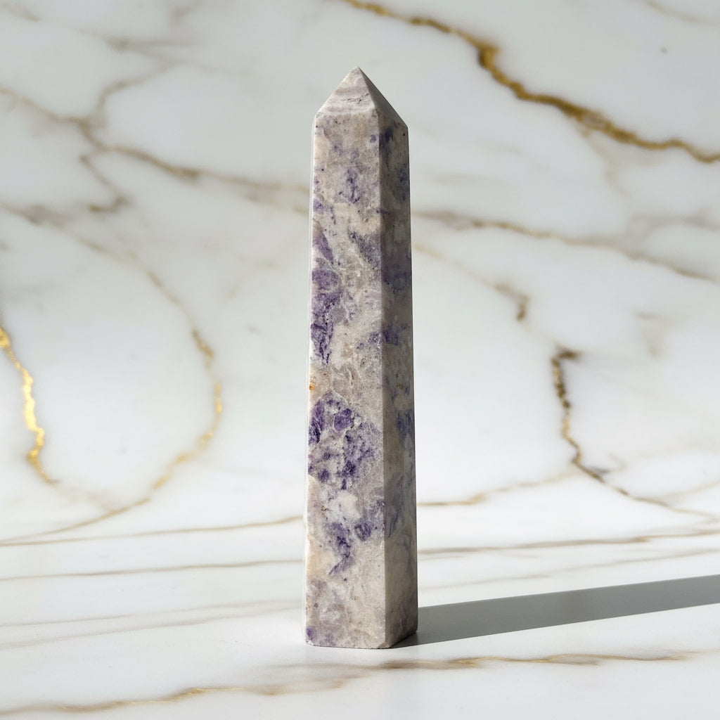 Charoit Obelisk – Energie & Stärke JETZT sichern CrystalScents