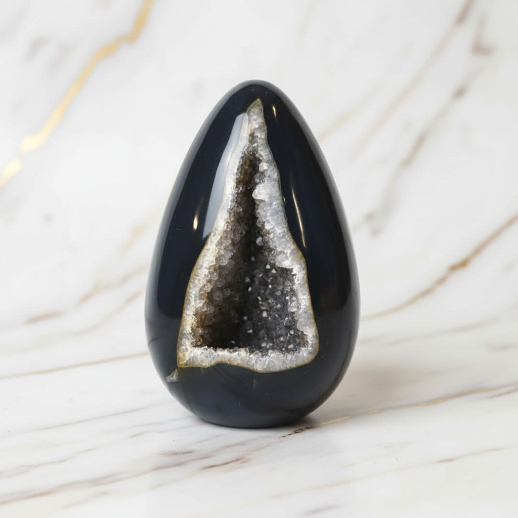 Großes Achat Ei – Glitzernde Druse als dekorativer Hingucker CrystalScents