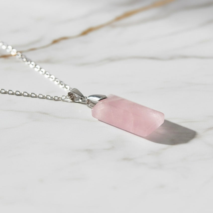Rosenquarz Halskette - Geschliffener Anhänger
