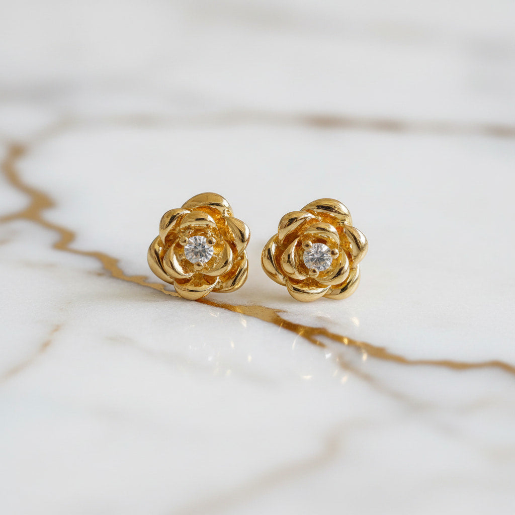 Ohrstecker mit filigraner Rosenform Gold CrystalScents