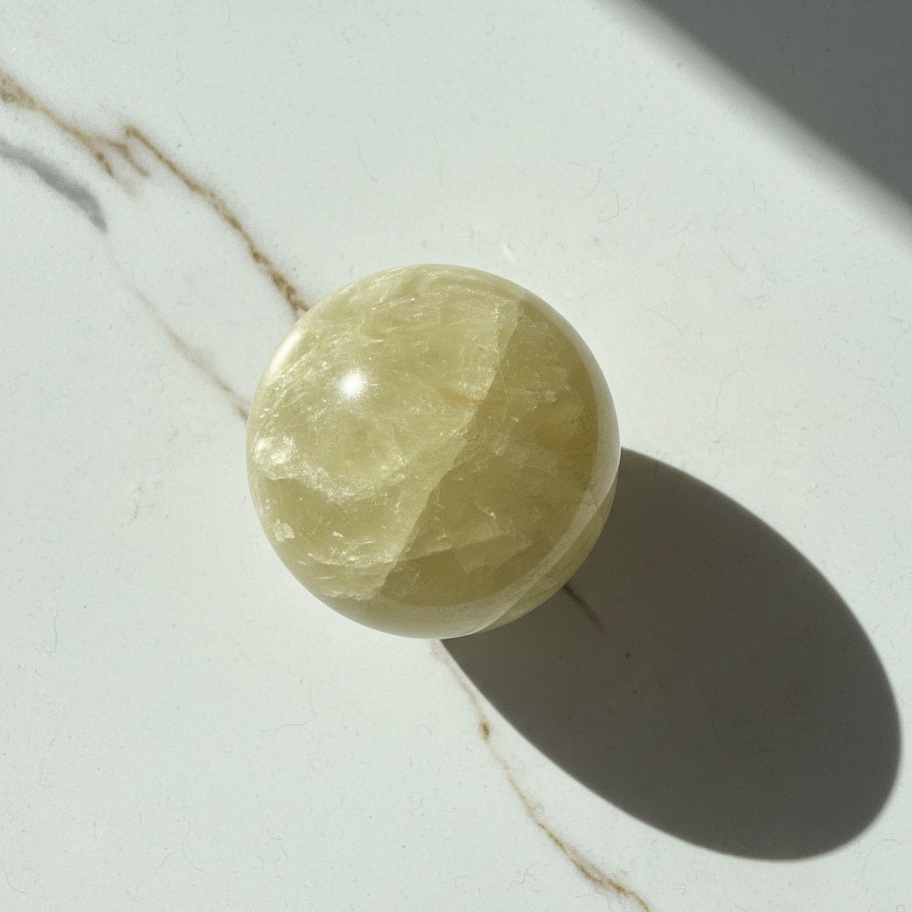 Citrin Kugel – Sonne & Lebensfreude CrystalScents