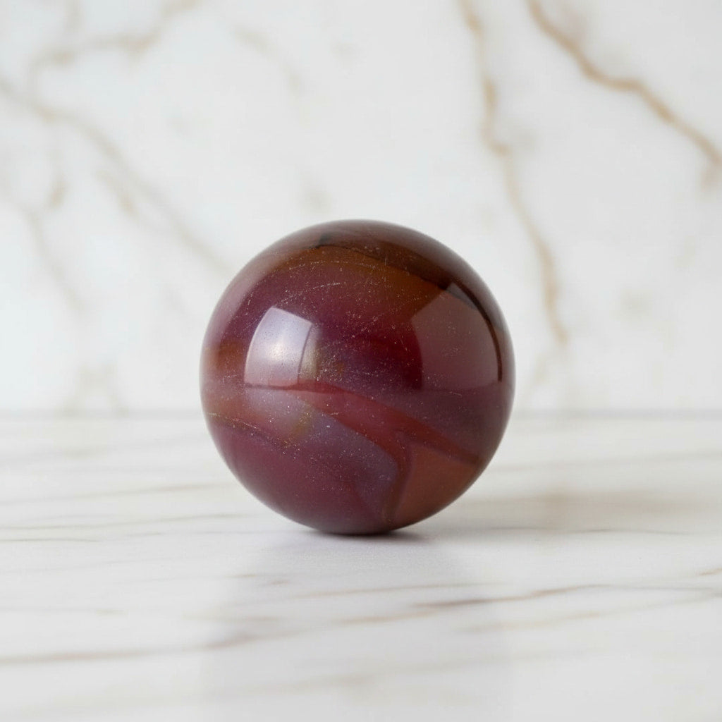 Achat Kugel – Glänzender Kristallakzent