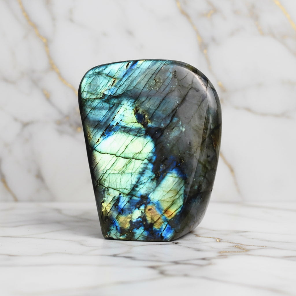 Labradorit Freiform – mit geheimnisvollem Leuchten CrystalScents