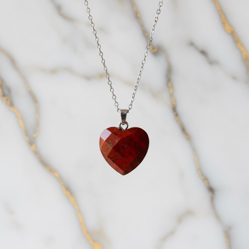 Roter Jaspis Halskette - Facettiertes Herz CrystalScents