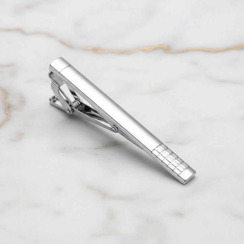 Krawattenklammer Silber – Accessoire für stilvolles Auftreten CrystalScents