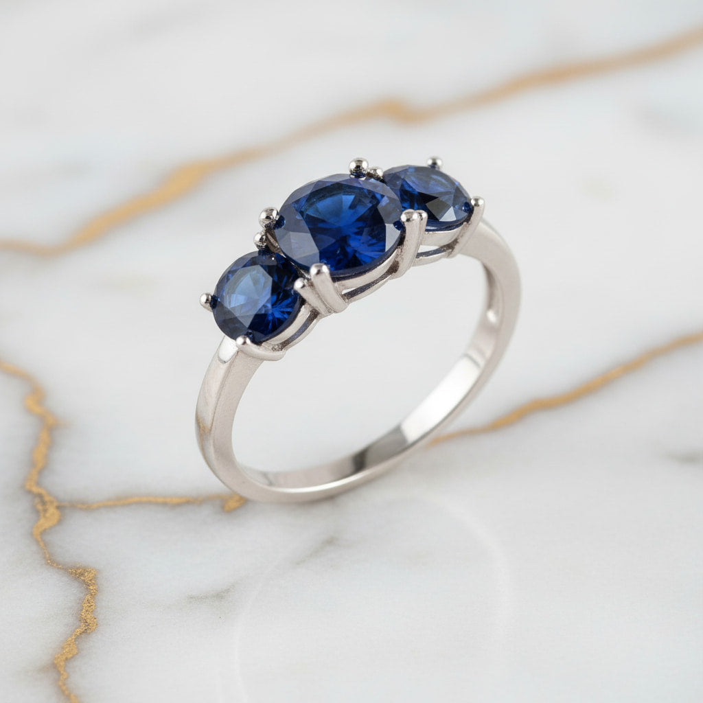Saphir Ring - Drei tiefblaue Edelsteine CrystalScents