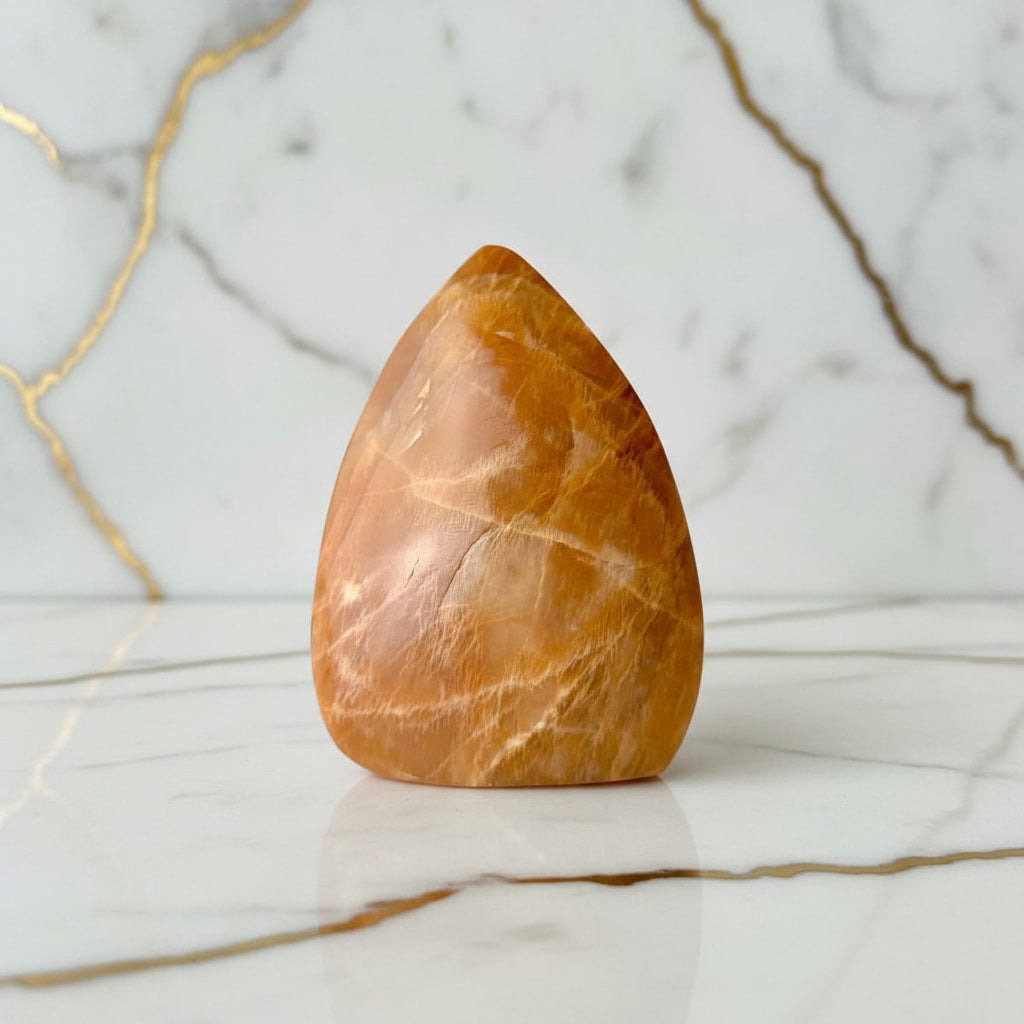 Mondstein Freiform – Farbspiele & Gelassenheit CrystalScents