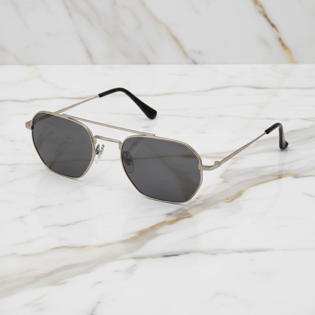 Sonnenbrille Silber – Eckige Brille mit mittlerem Steg CrystalScents