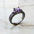 Ring in Silber mit quadratischem funkelnden lila Steinen CrystalScents