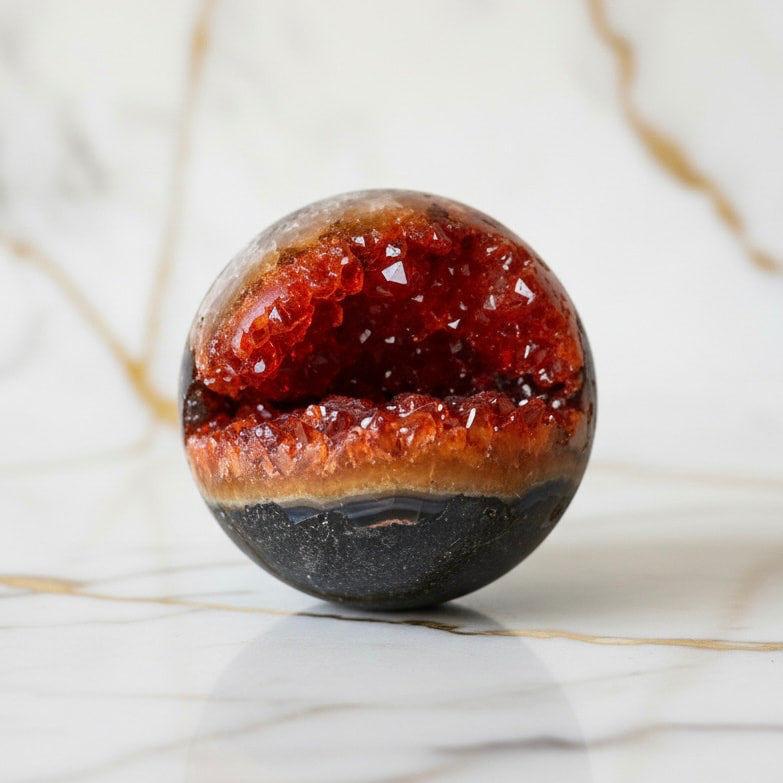 Amethyst Kugel - Rot & Funkelnd CrystalScents