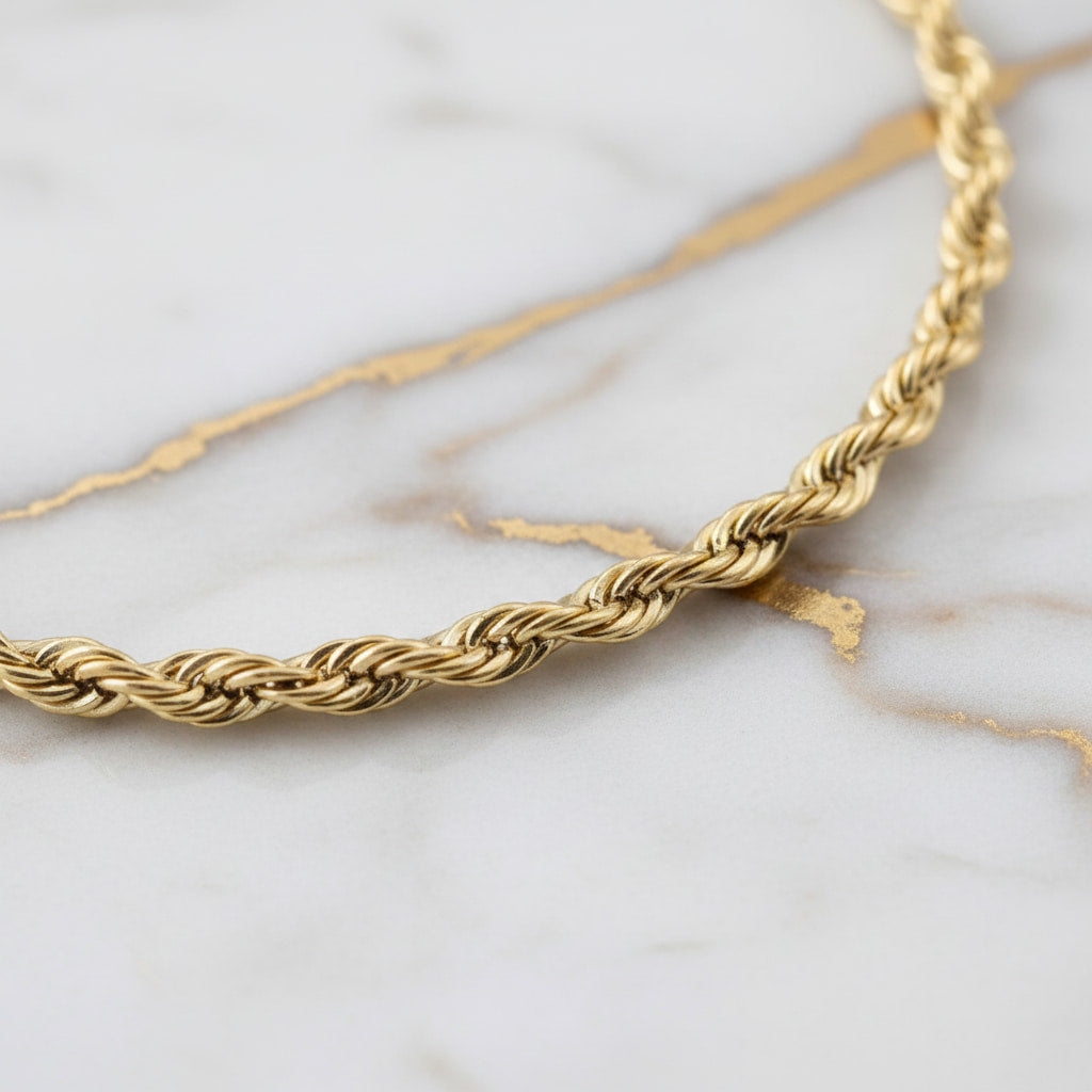 Halskette in gedrehtem Design – Ausdrucksstark & elegant CrystalScents